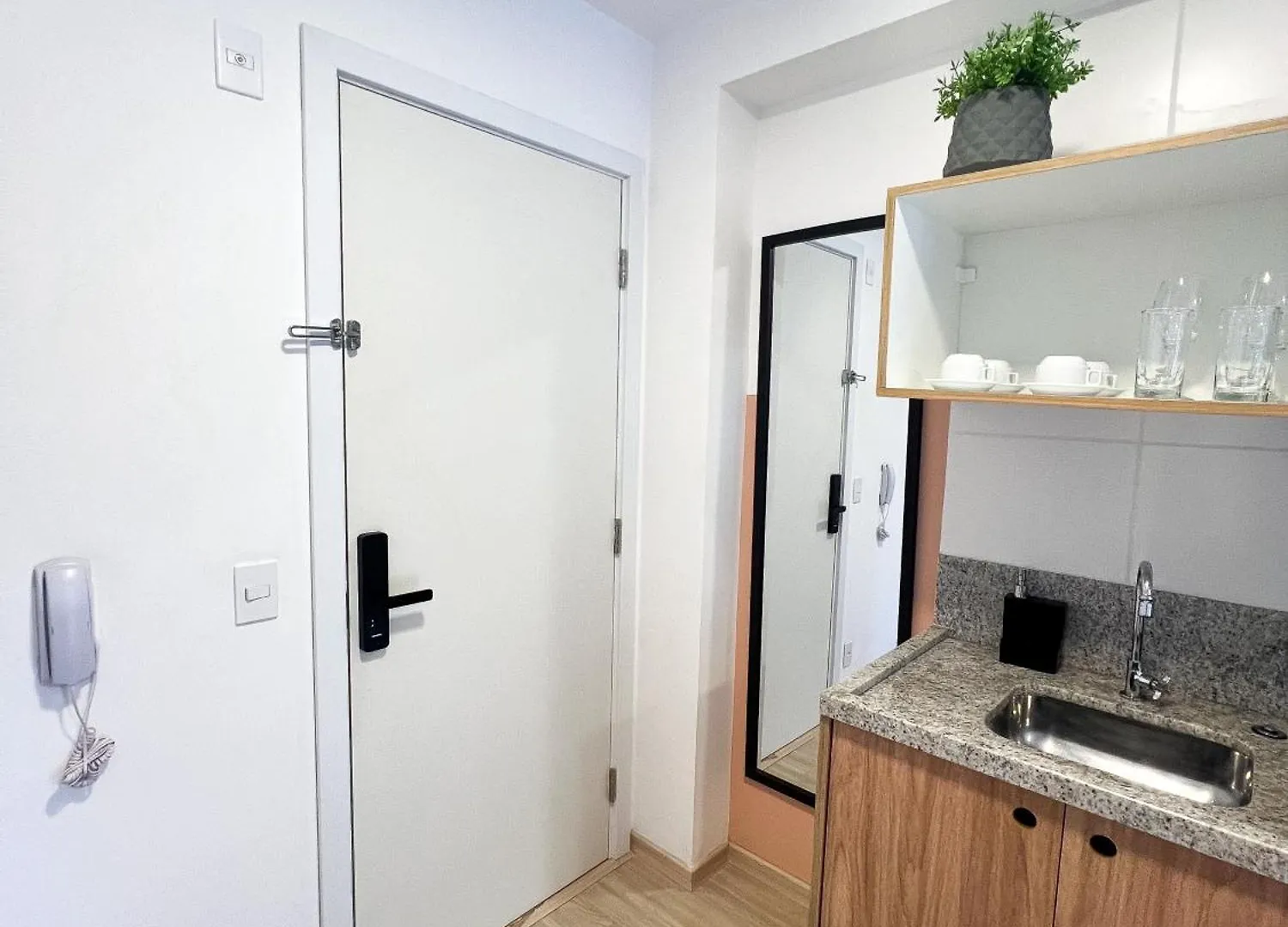 Apartamento Aconchegante 1 Dormitorio A 250M Do Metro - Liberdade, São Paulo 0*,  Brasil
